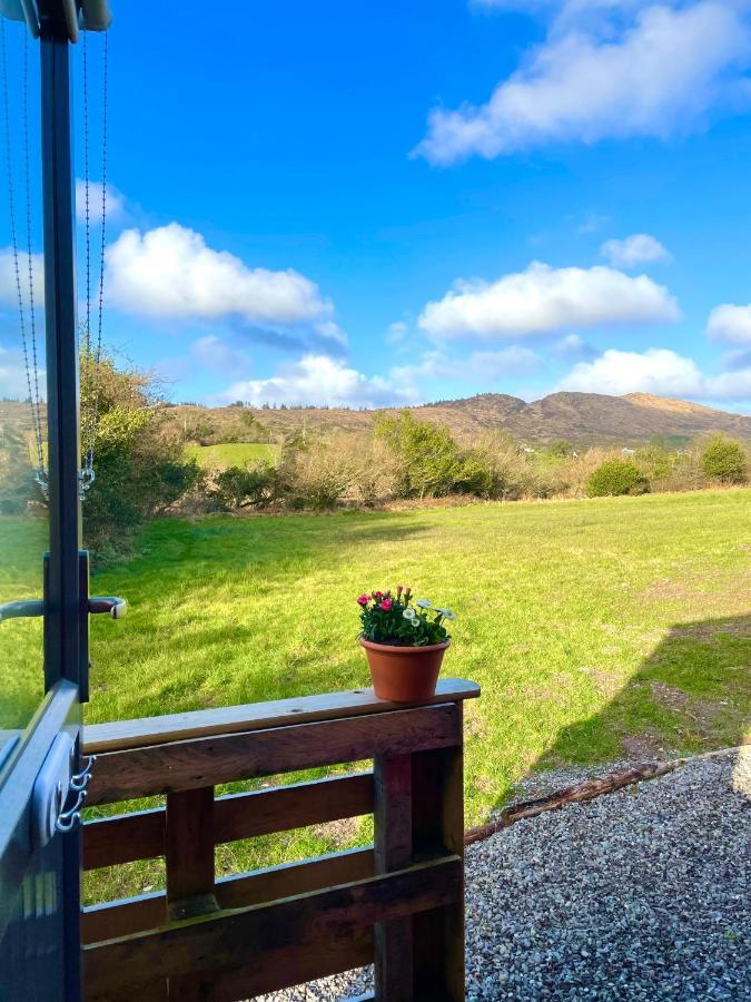 Hotel Stepping Stones Glamping Little Red Bantry Exterior foto